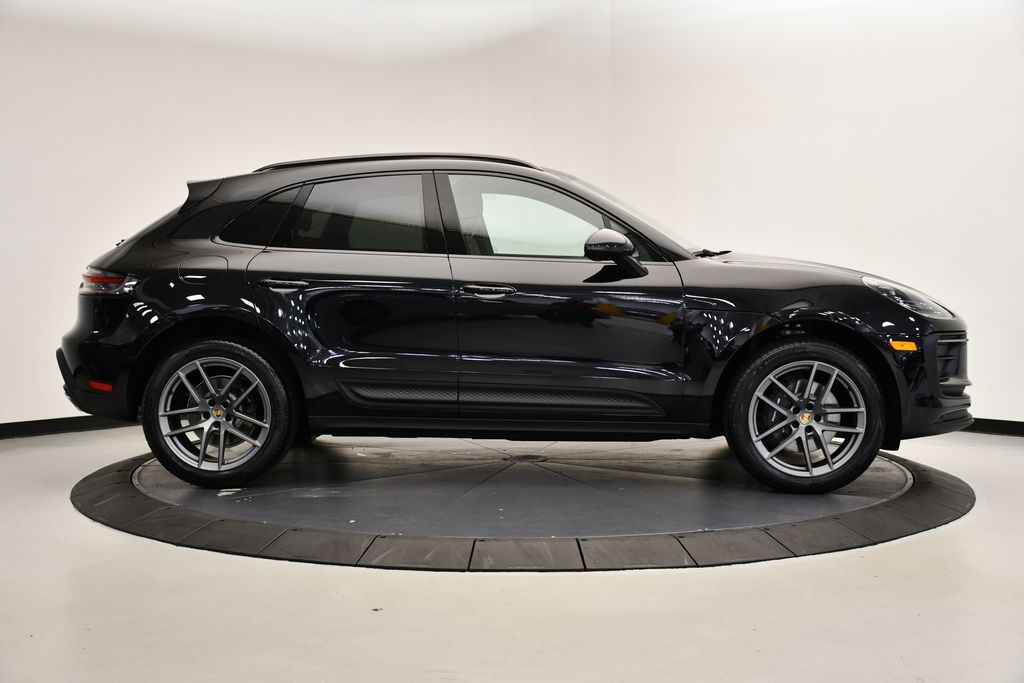 Thumbnail: 2025 Porsche Macan - 8