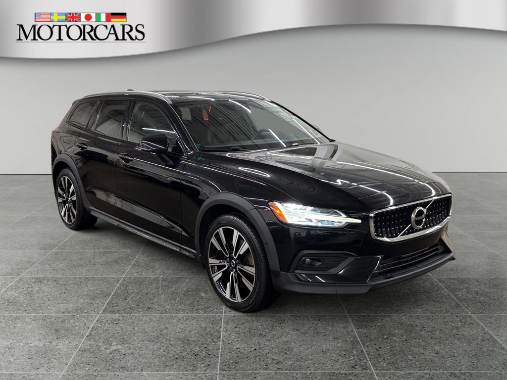Onyx Black Metallic 2022 Volvo V60 Wagon All-Wheel Drive Automatic