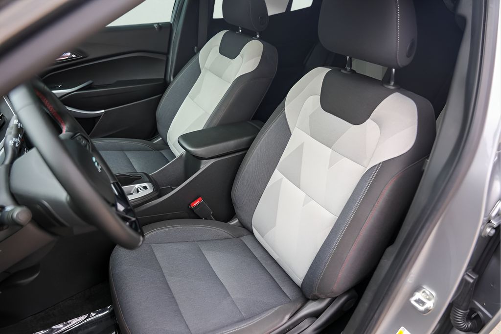 Used Car 2025 Chevrolet Trax  1rs For Sale Under $25,000 In Austin, Texas