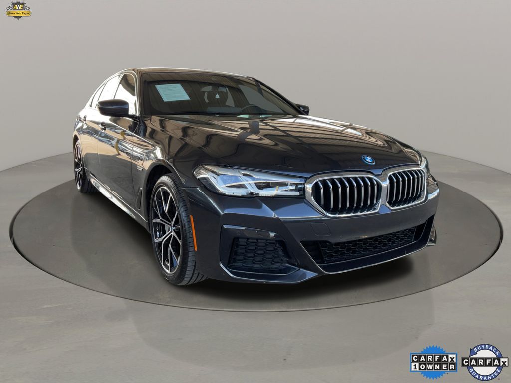 Gray (Dark Graphite Metallic) 2023 BMW 5 Series 530e Hybrid Plug-in RWD Sedan Rear-Wheel Drive 8-Speed Automatic