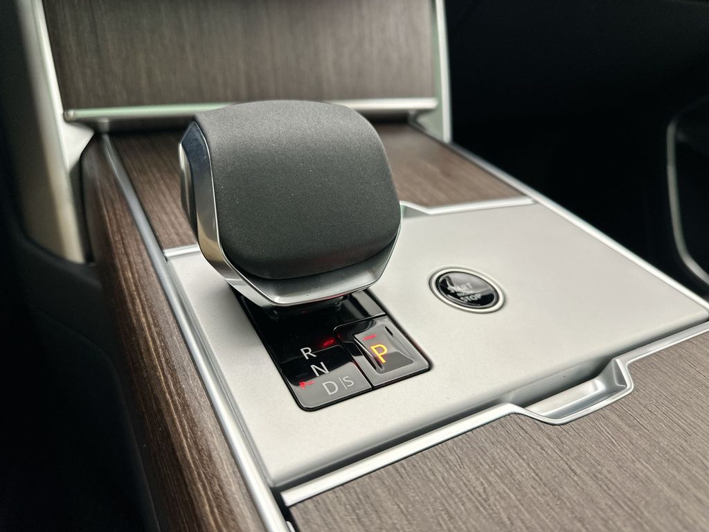 Thumbnail: 2026 Land Rover Range Rover - 12