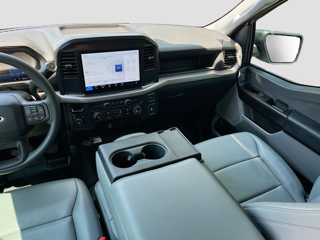 Used 2025 White Ford XL image 21