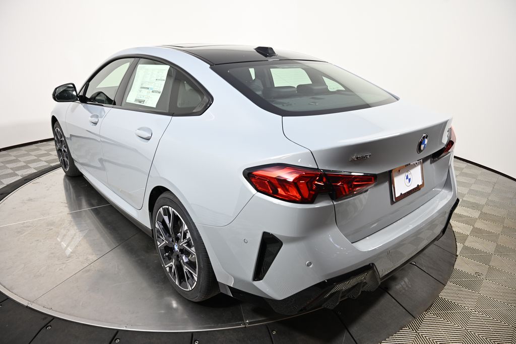 Thumbnail: 2026 BMW 2 Series - 3