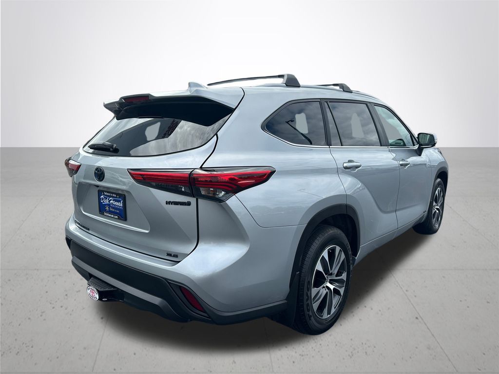 2023 Toyota Highlander Hybrid XLE