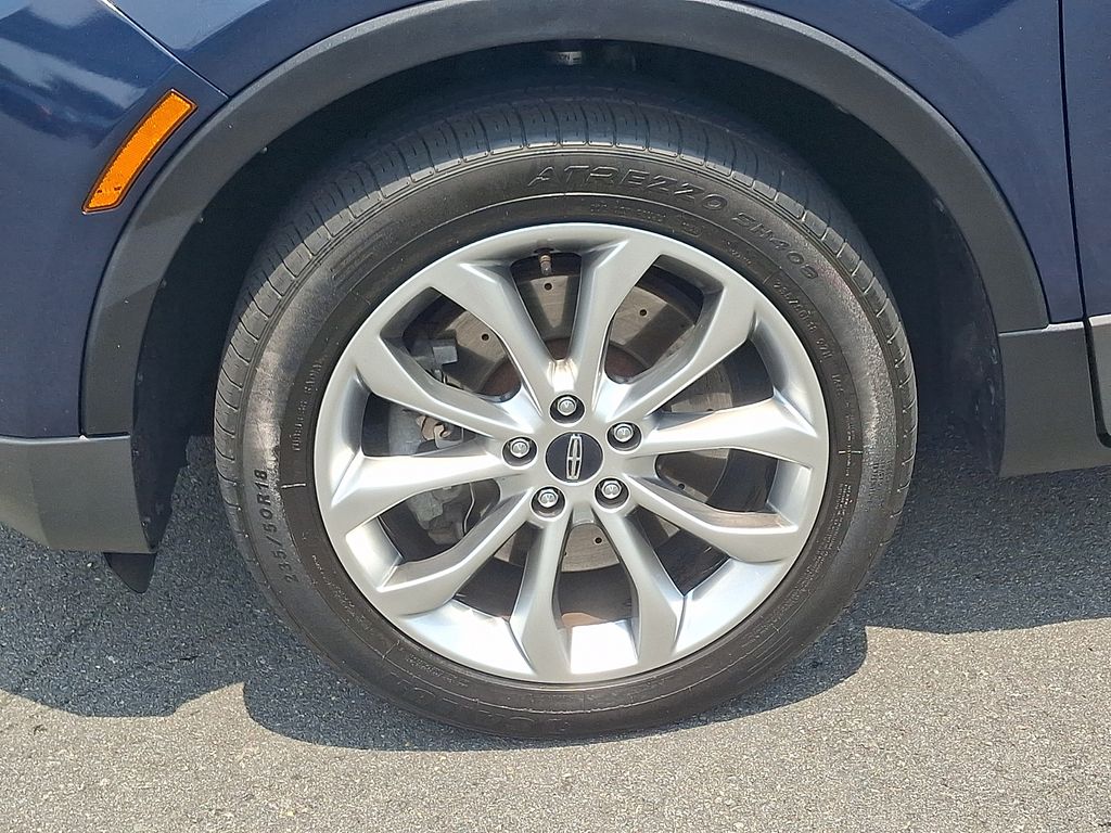 Thumbnail: 2015 Lincoln MKC - 8