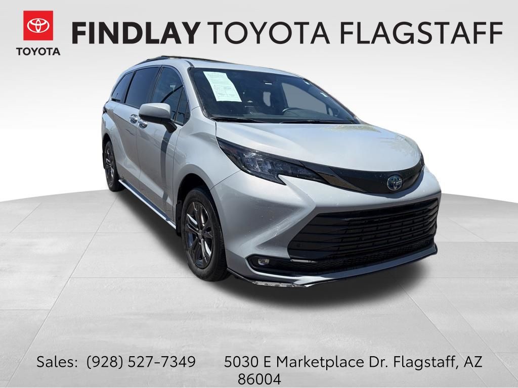 2024 Toyota Sienna Woodland Edition 7-Passenger AWD