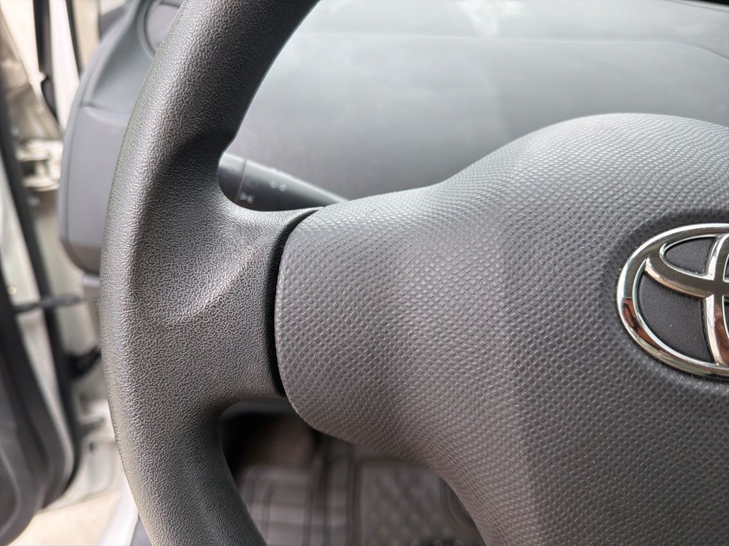 2011 Toyota Yaris 