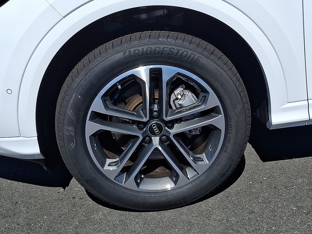 Thumbnail: 2026 Audi Q5 - 5