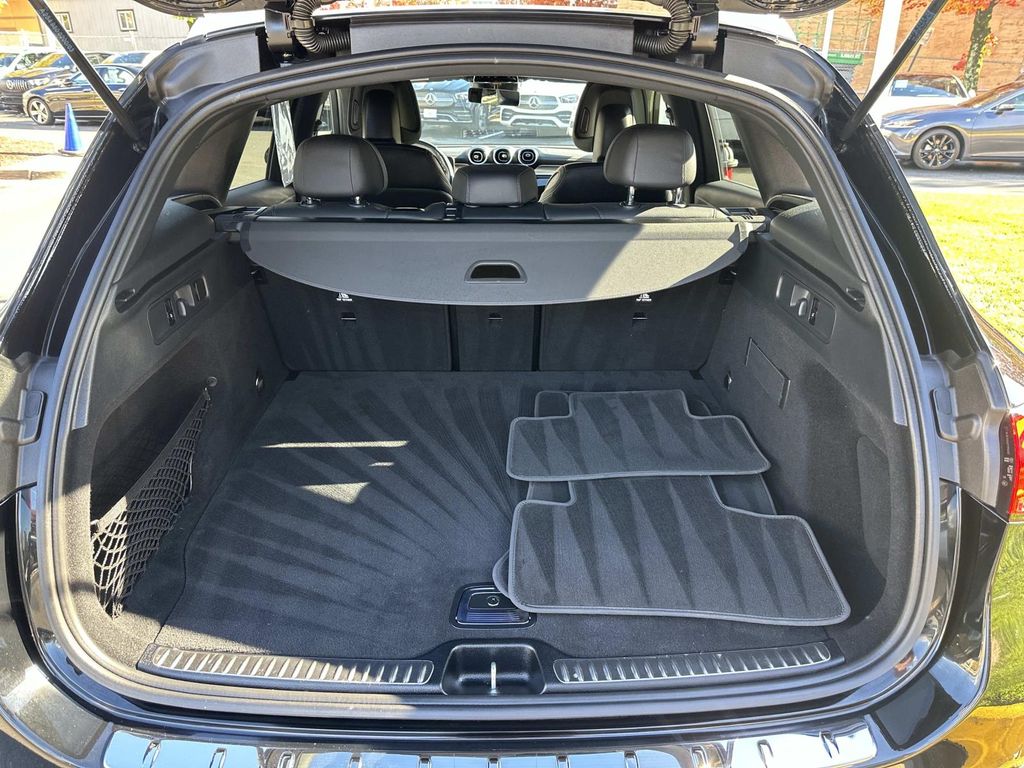 Thumbnail: 2023 Mercedes-Benz GLC - 28