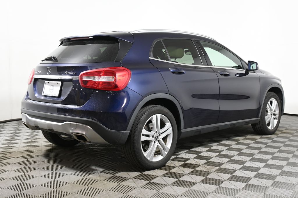 2018 Mercedes-Benz GLA 250 4MATIC 10