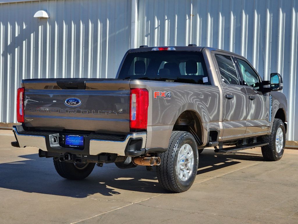 2023 Ford F-250SD XLT 8