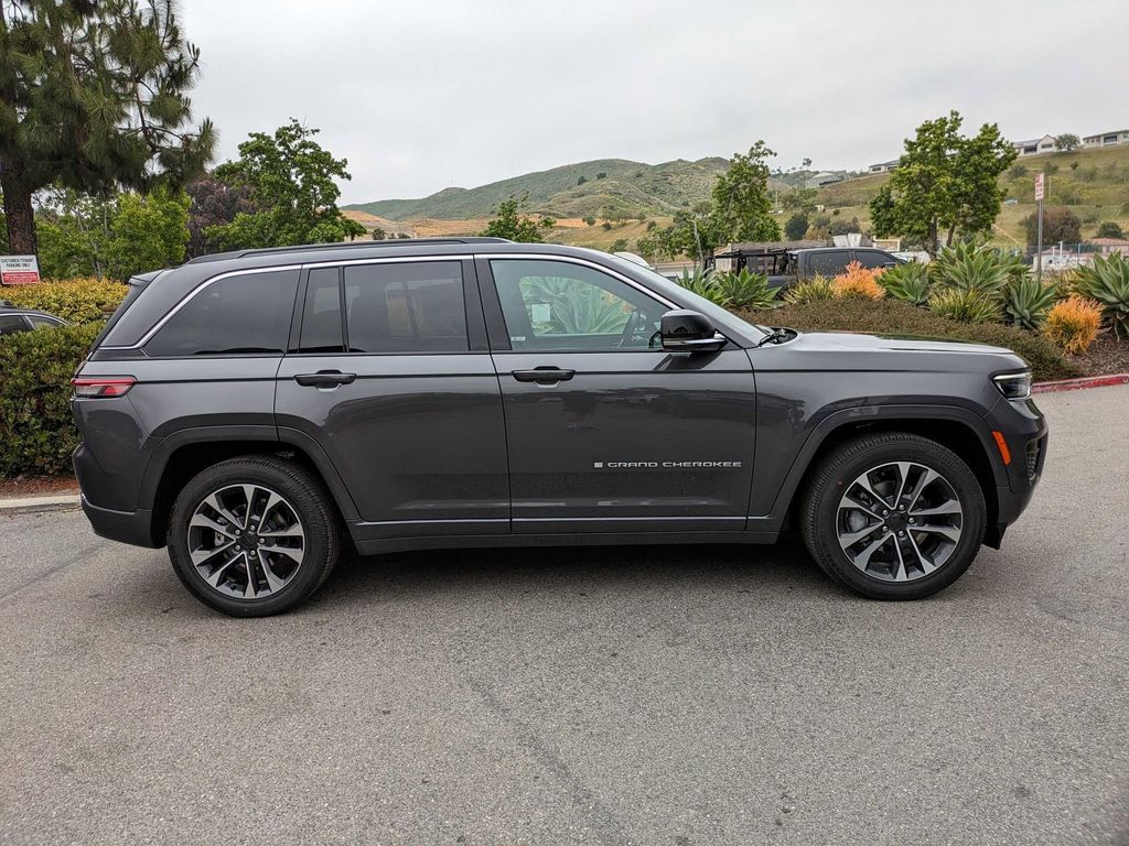 2024 Jeep Grand Cherokee Overland 5