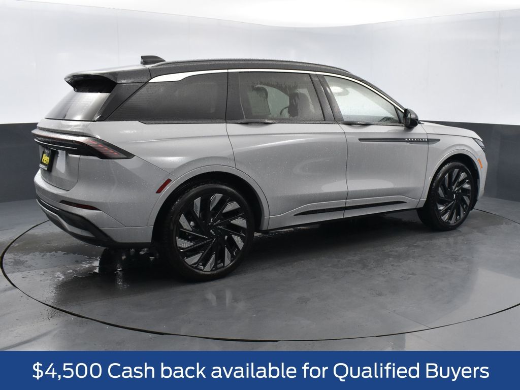 View vehicle photo 4