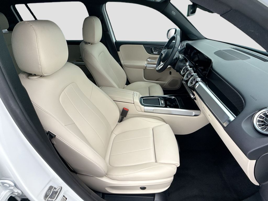 Certified Used 2025 White Mercedes-Benz GLB 250 image 18