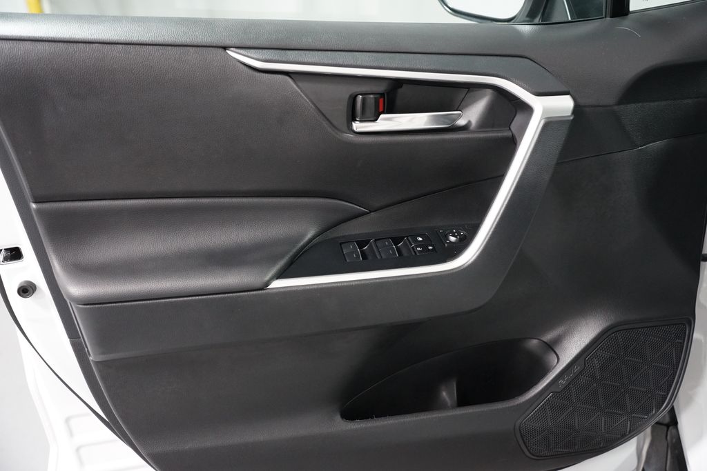 Thumbnail: 2024 Toyota RAV4 - 30