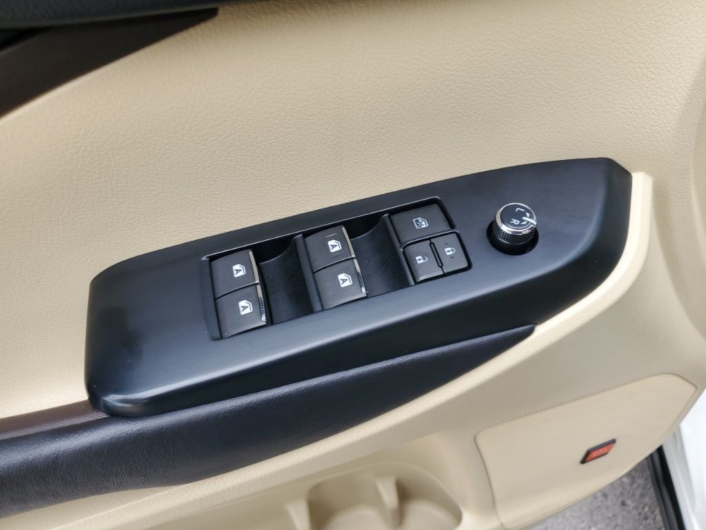 Used Car 2017 Toyota Highlander  Limited For Sale Under $25,000 In Austin, Texas