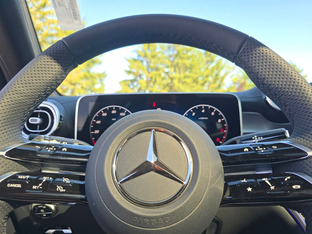 New 2026 White Mercedes-Benz GLC 300 image 29