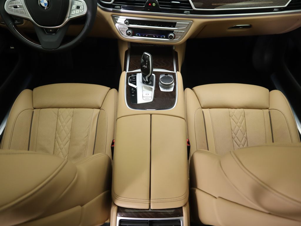 2022 BMW 7 Series 740i 17