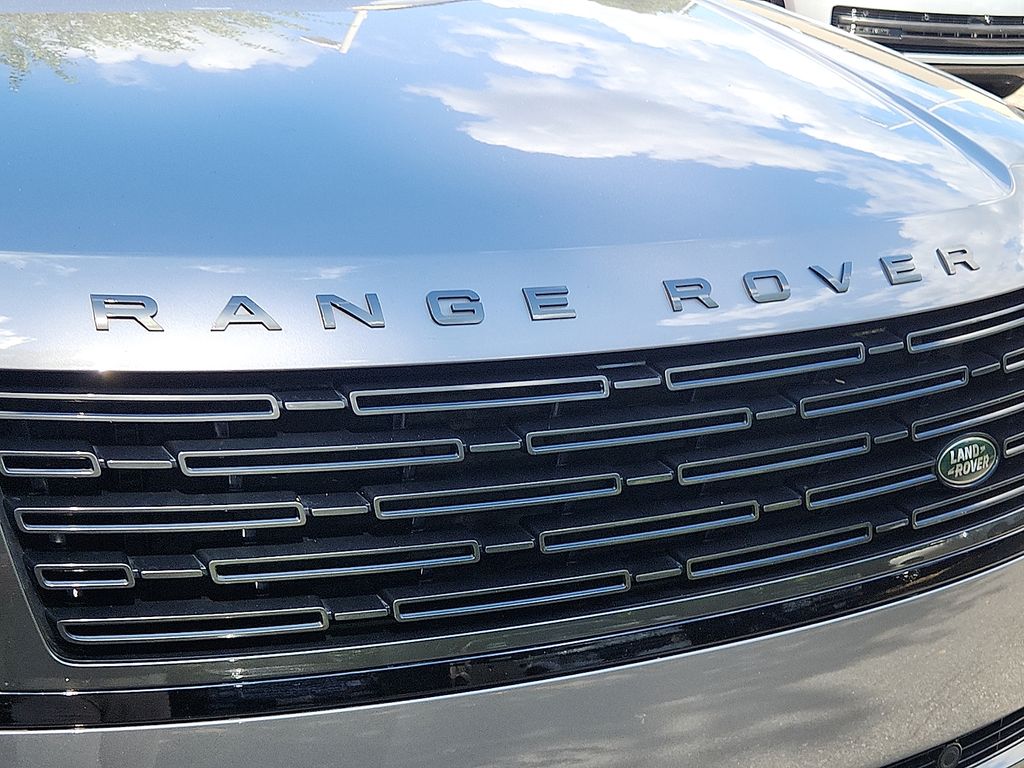 Thumbnail: 2023 Land Rover Range Rover - 4