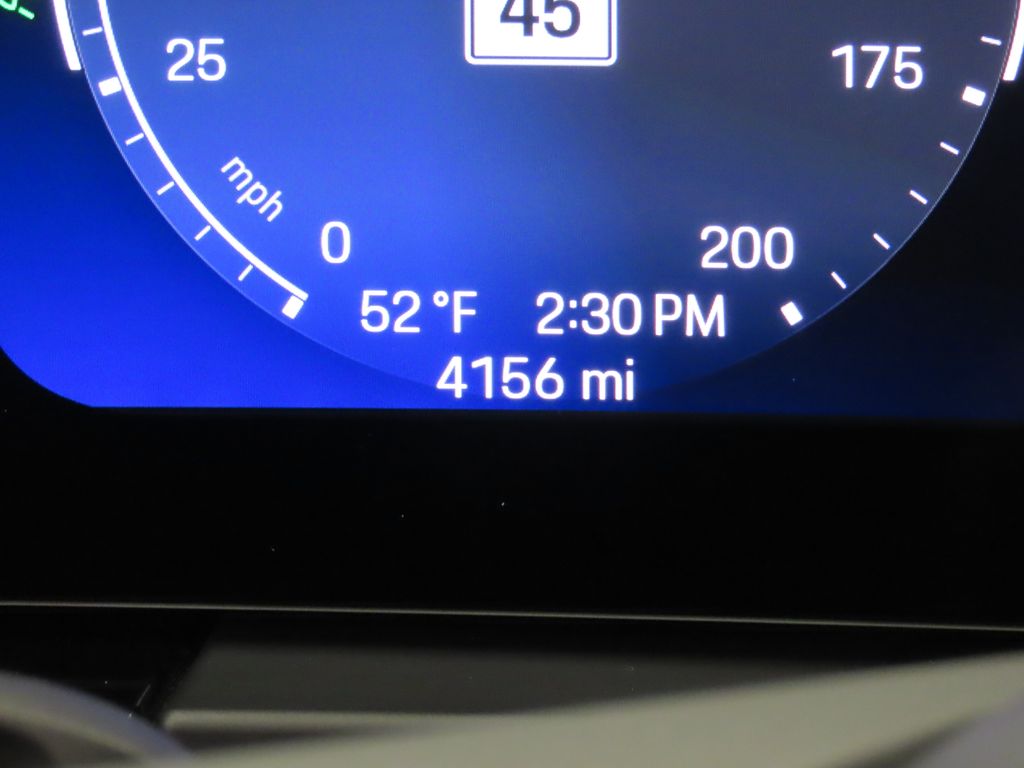 Thumbnail: 2025 Porsche Macan - 18