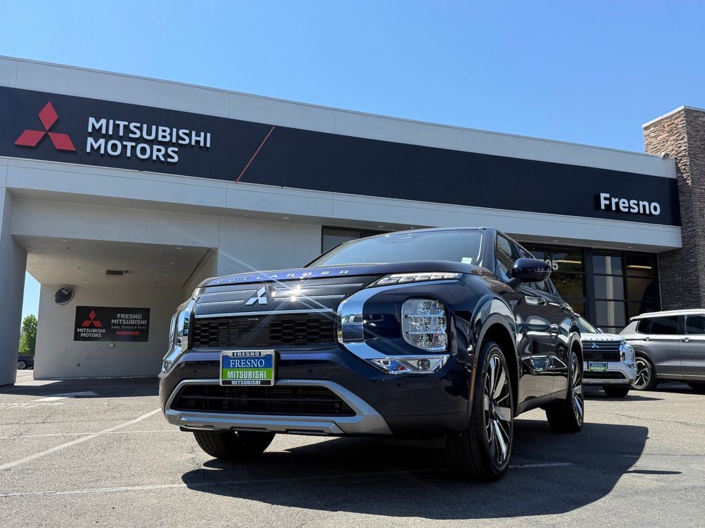 2026 Mitsubishi Outlander SE