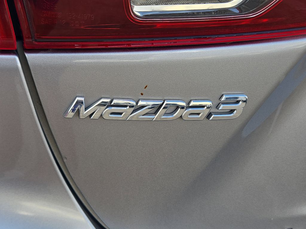 2015 Mazda Mazda3 i Sport Silver at Autostrade