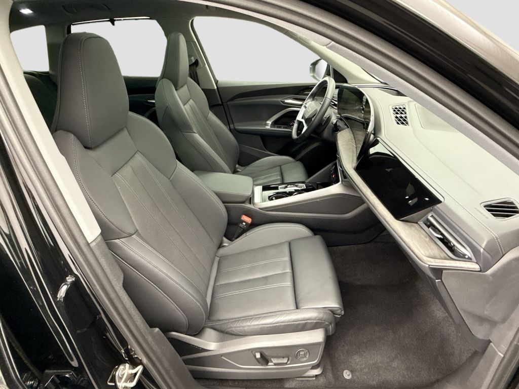 Thumbnail: 2025 Audi Q5 - 19