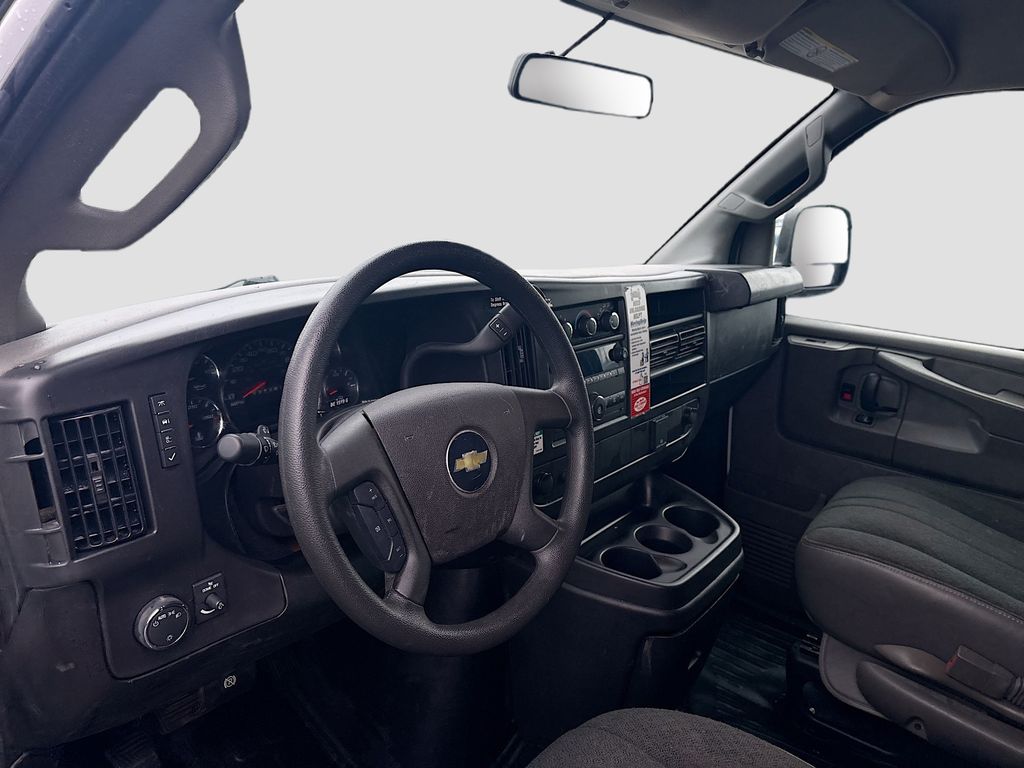 Used 2025 White Chevrolet Work Van image 9