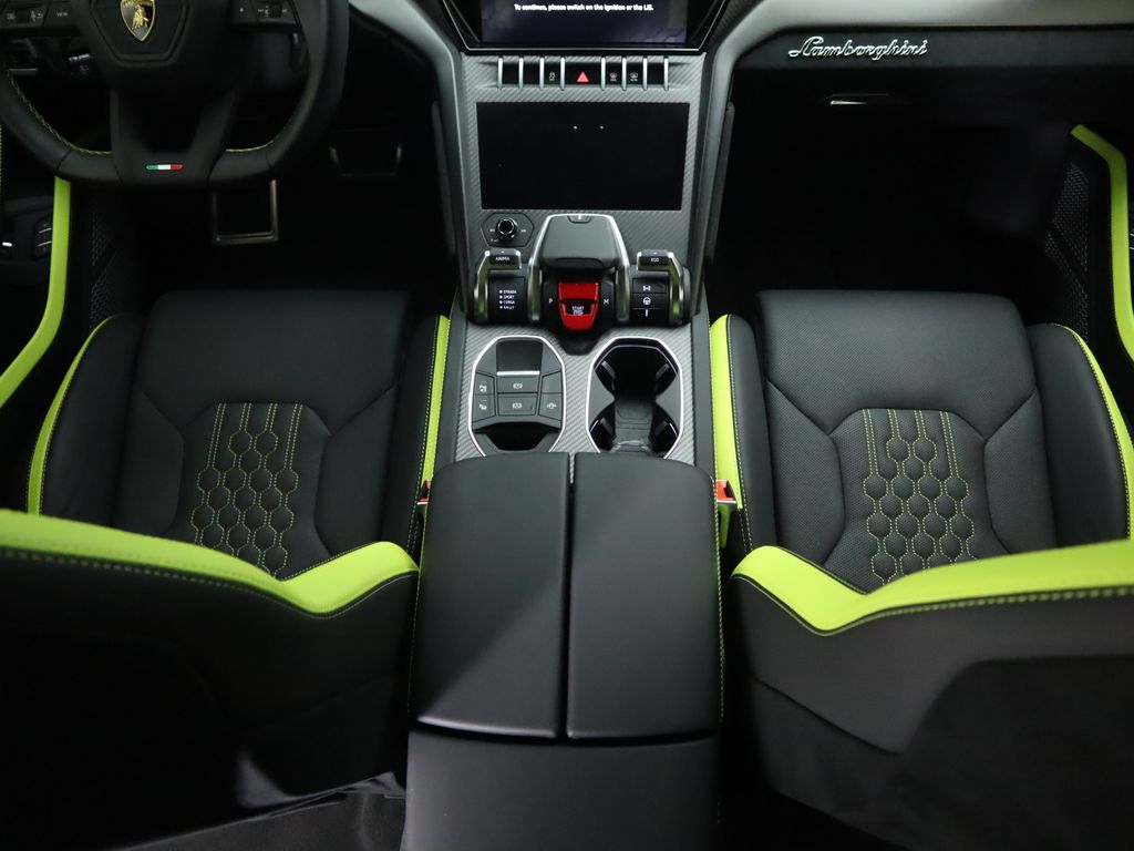 Thumbnail: 2023 Lamborghini Urus - 17