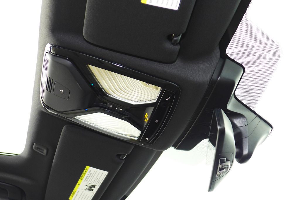 Thumbnail: 2023 BMW 5 Series - 17