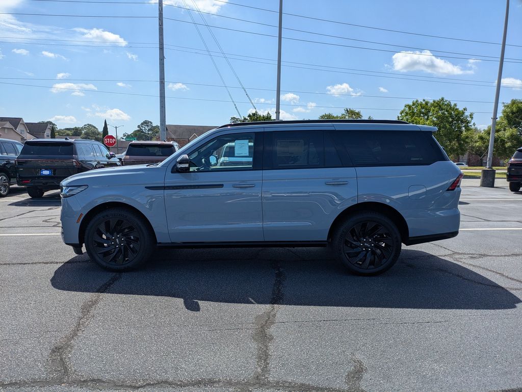 2027 Lincoln Navigator 
