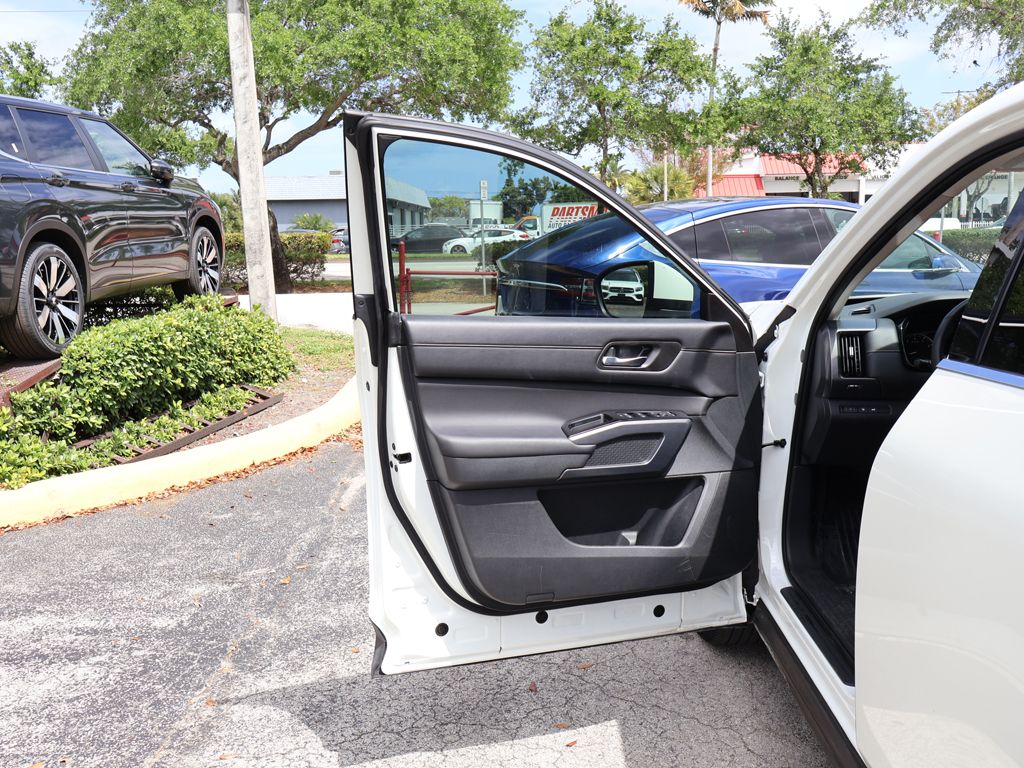 Used 2024 White Nissan SL image 24