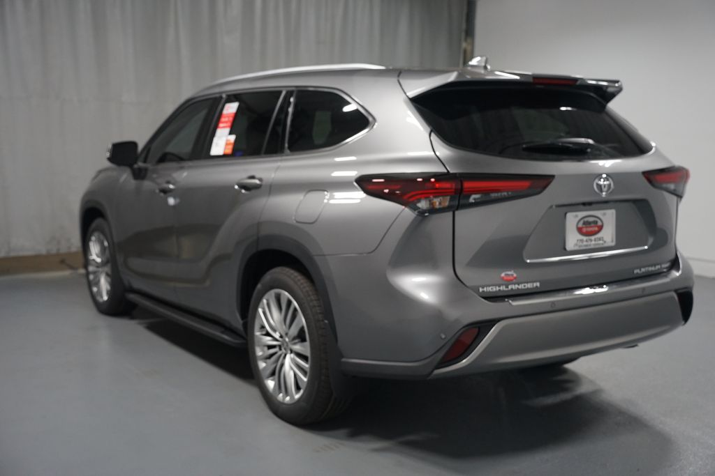 Thumbnail: 2025 Toyota Highlander - 6
