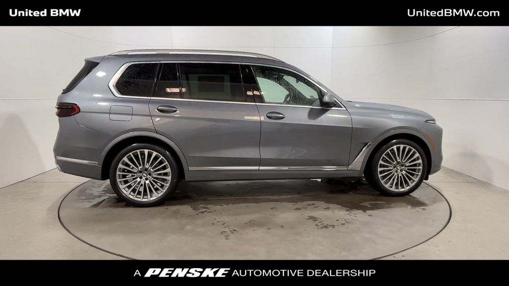 2025 BMW X7 xDrive40i 9