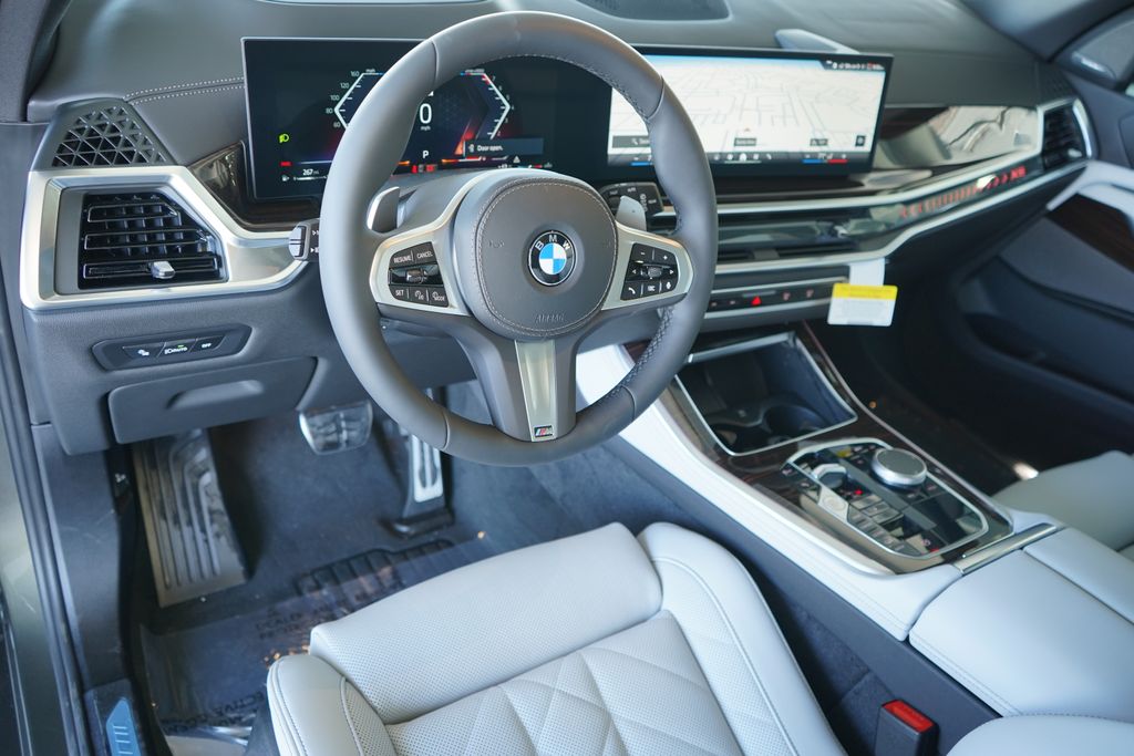 Thumbnail: 2026 BMW X5 - 13