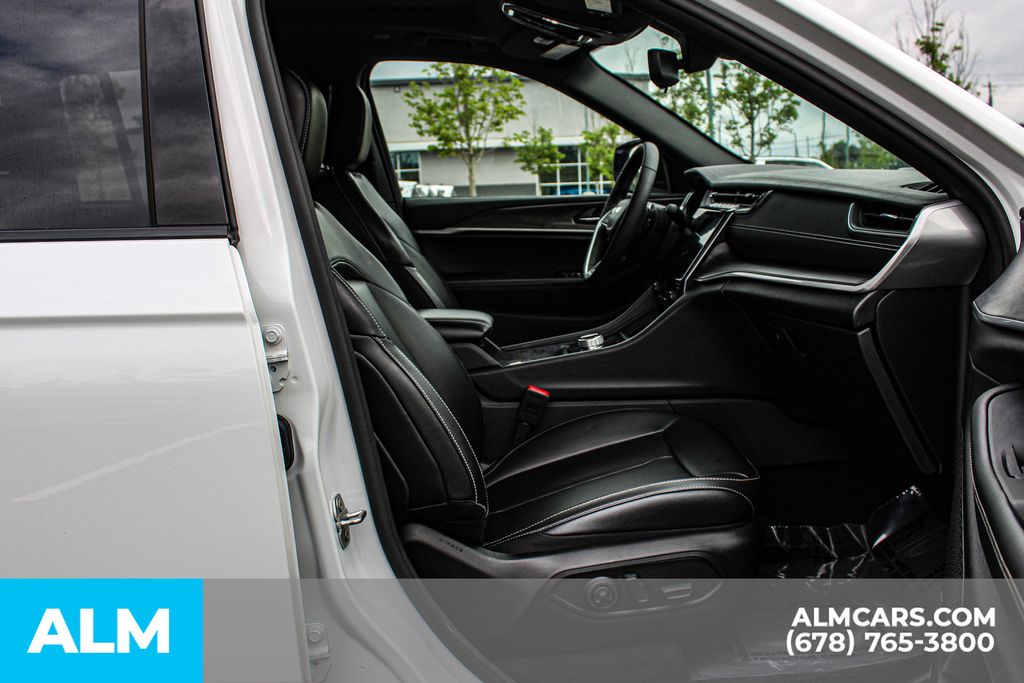 Used 2024 White Jeep 4xe image 21