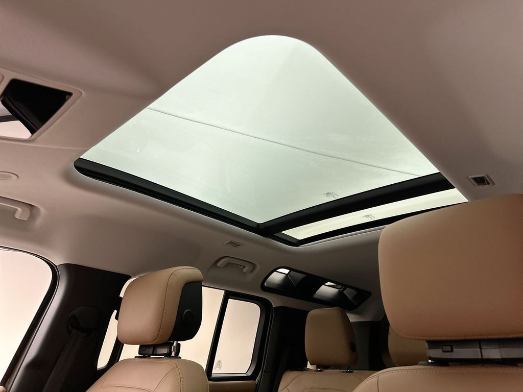 Thumbnail: 2025 Land Rover Defender - 23