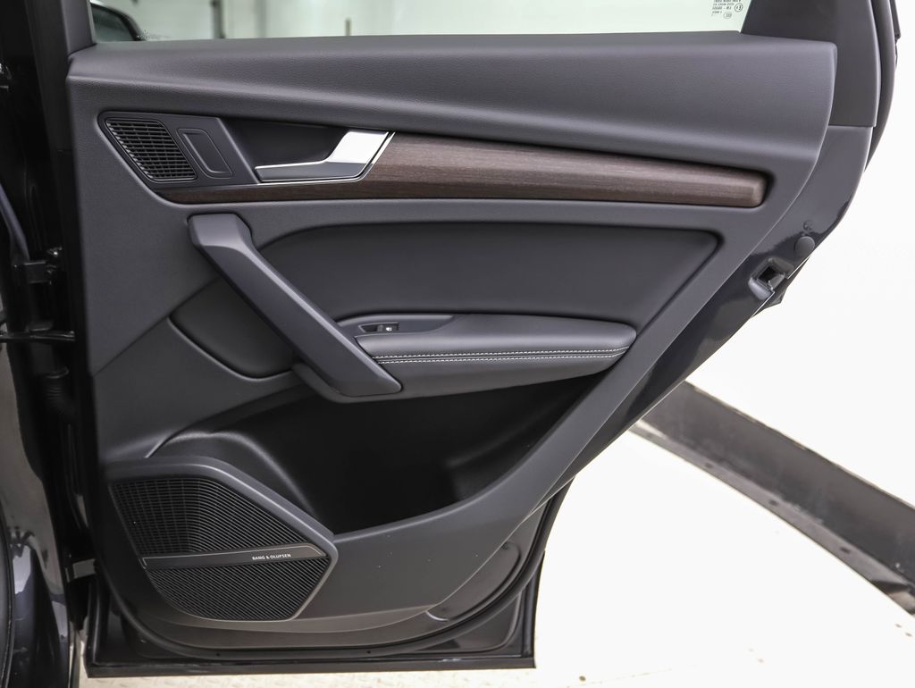 Thumbnail: 2021 Audi Q5 - 24