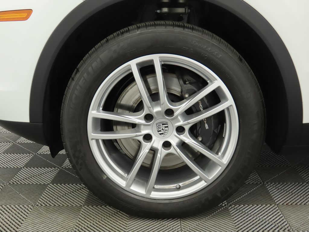 Thumbnail: 2023 Porsche Cayenne - 31