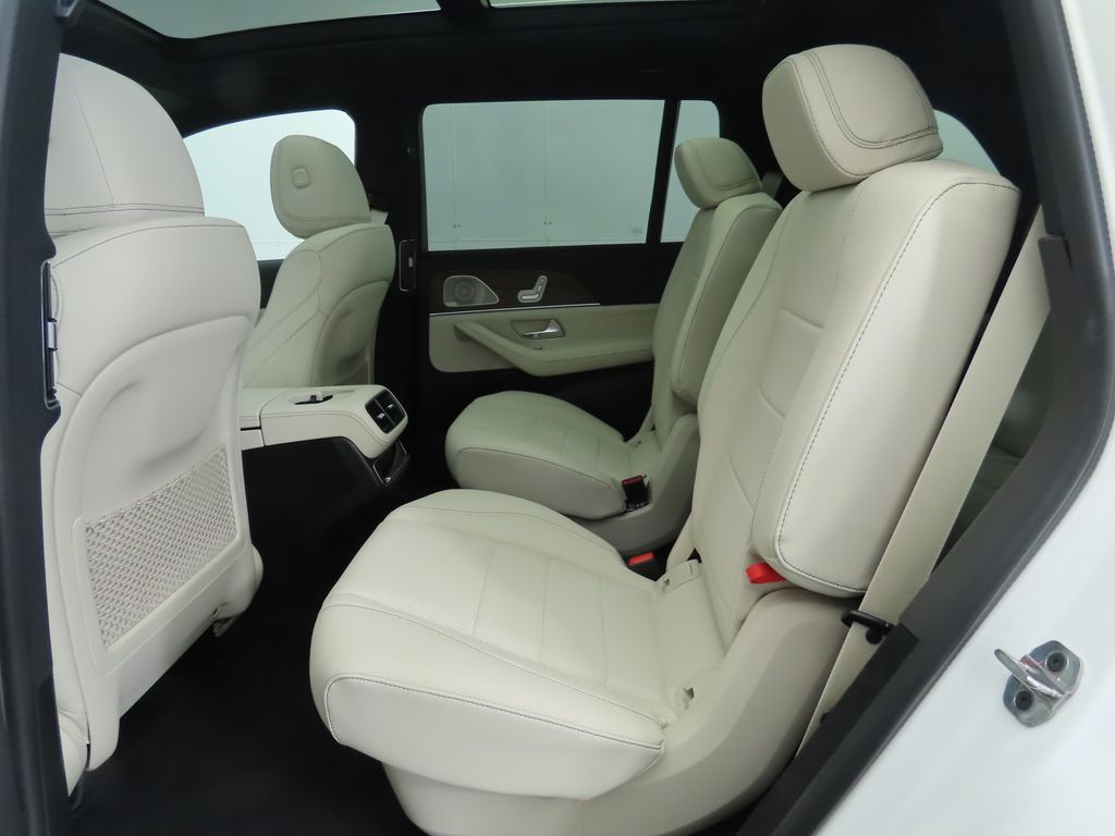 2025 Mercedes-Benz GLS 450 4MATIC 23