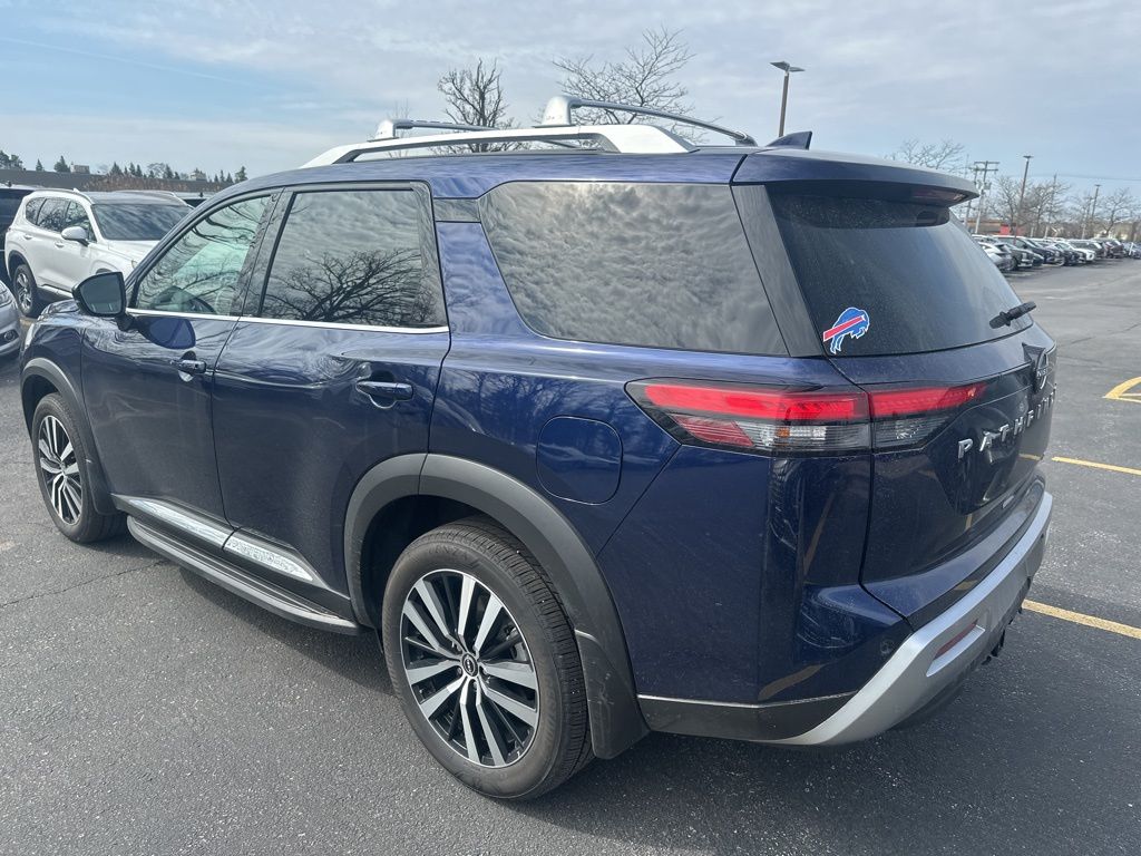 Used 2025 Blue Nissan Platinum image 5