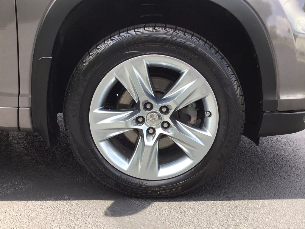 Thumbnail: 2015 Toyota Highlander - 12