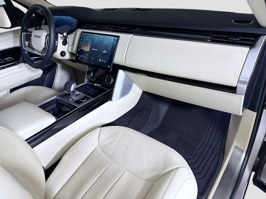 Thumbnail: 2023 Land Rover Range Rover - 17