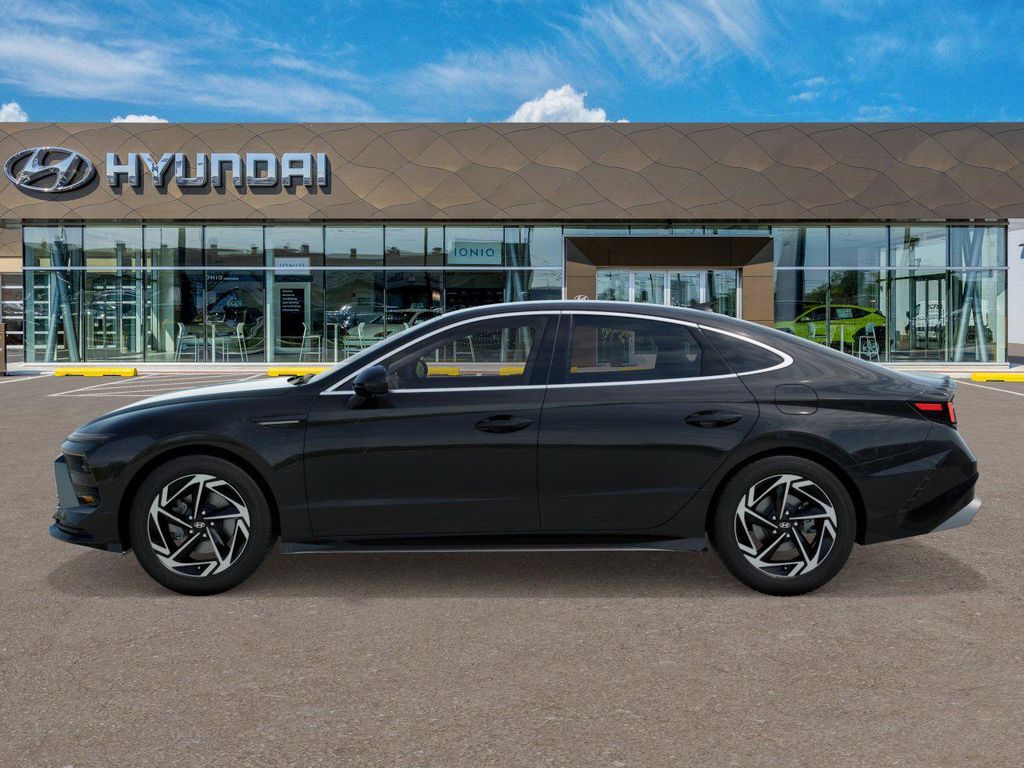 New 2026 Black Hyundai SEL Sport image 3