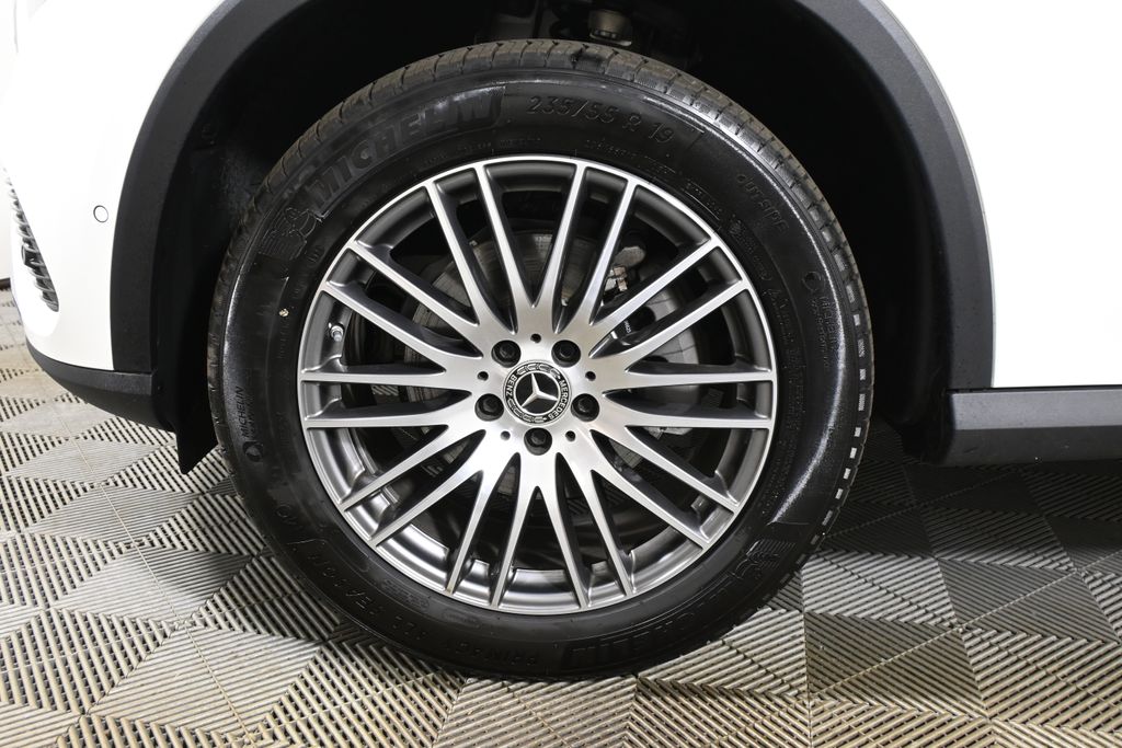 Thumbnail: 2026 Mercedes-Benz GLC - 12