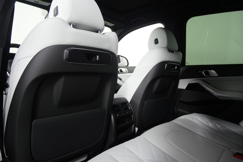 Thumbnail: 2026 BMW X5 - 16