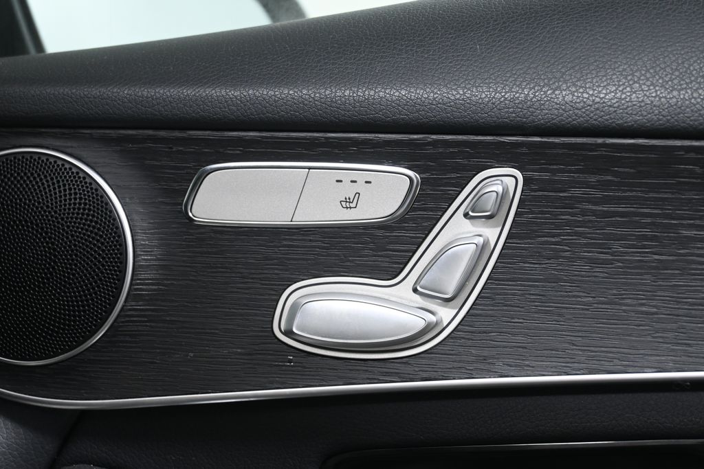Thumbnail: 2021 Mercedes-Benz GLC - 27