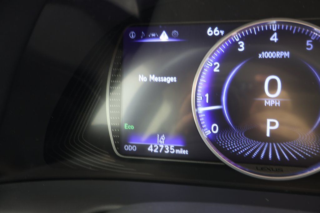 Thumbnail: 2020 Lexus ES - 17