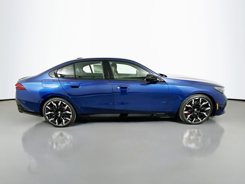 Thumbnail: 2026 BMW i5 - 4