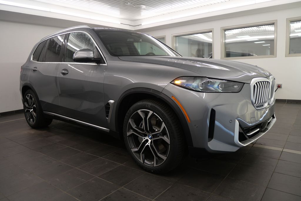 2025 BMW X5 xDrive50e 8